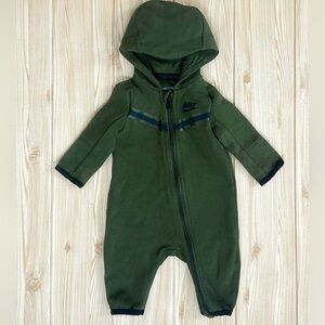 Nike Baby Sz 3 M Hooded Baby Bodysuit Olive ZIP